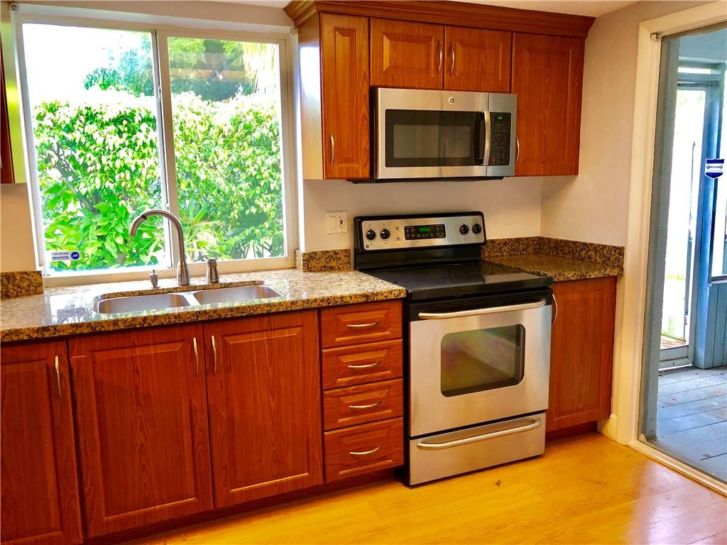 239 Northwest 15th Street, Unit 239 Boca Raton, FL 33432 - Photo 11 of 28 Kitchen