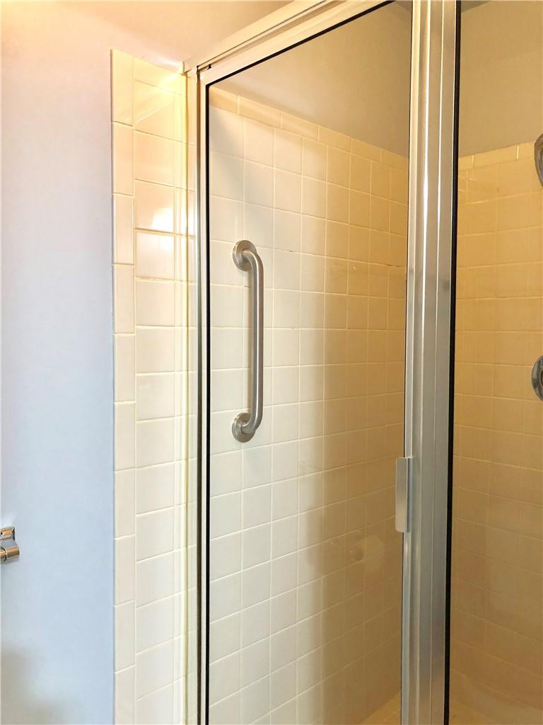 239 Northwest 15th Street, Unit 239 Boca Raton, FL 33432 - Photo 16 of 28 Master Bath
