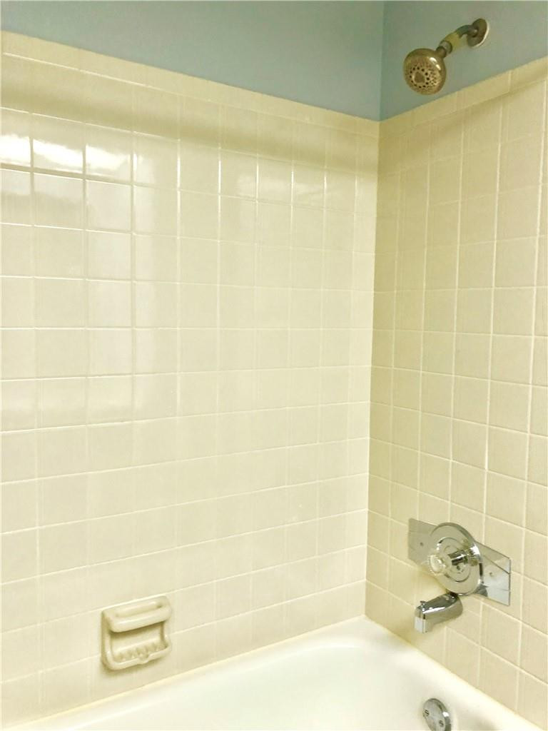 239 Northwest 15th Street, Unit 239 Boca Raton, FL 33432 - Photo 19 of 28 Guest Bath