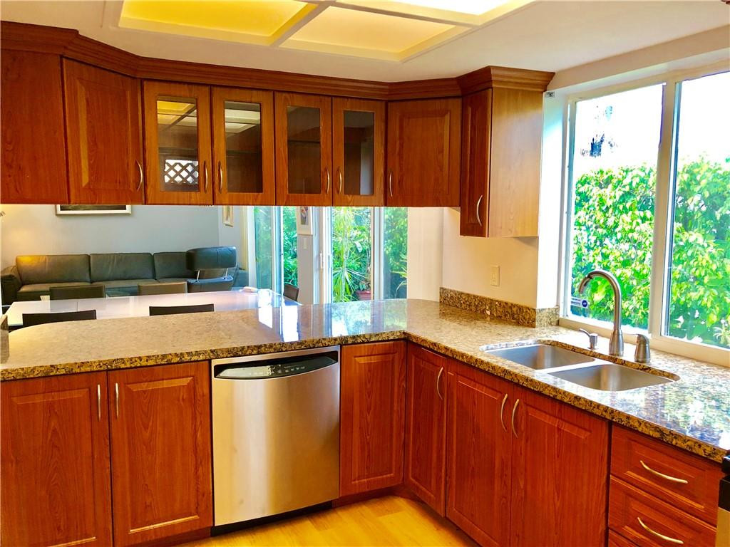 239 Northwest 15th Street, Unit 239 Boca Raton, FL 33432 - Photo 9 of 28 Kitchen
