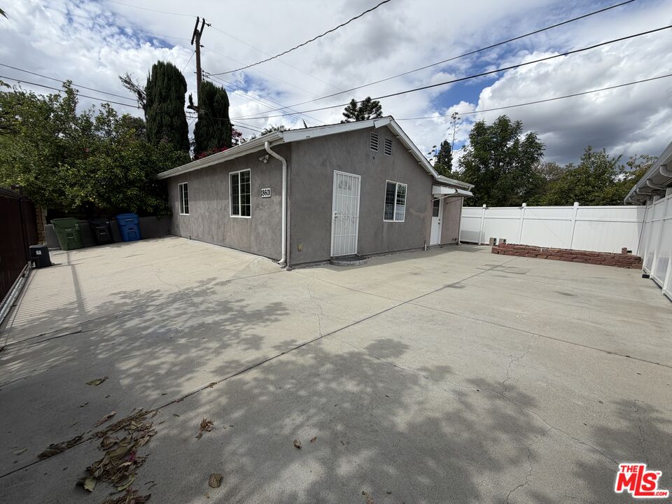 18601 Hiawatha Street Porter Ranch, CA 91326 - Photo 21 of 22 a house view with a outdoor space