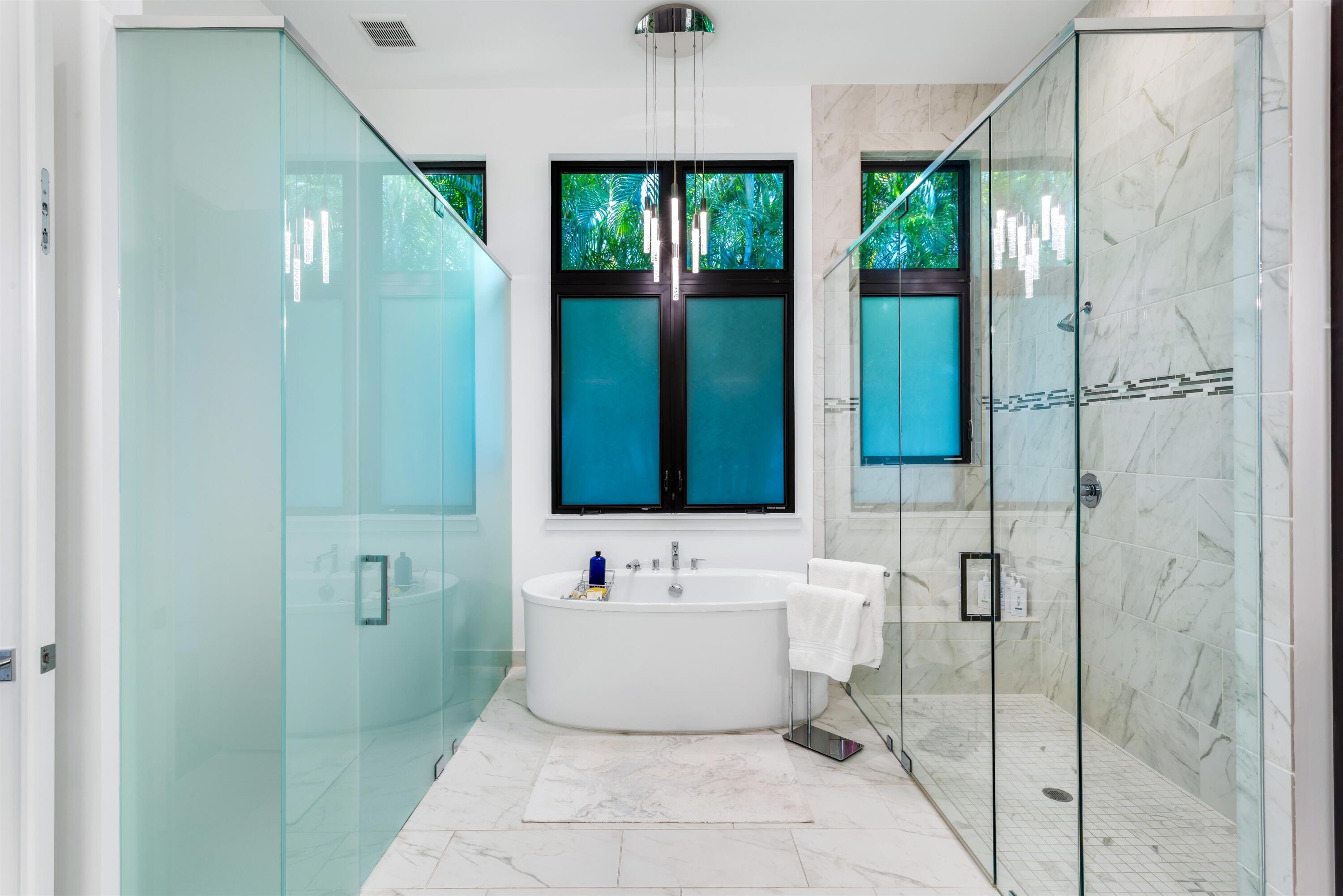 904 Northwest 2nd Street Boca Raton, FL 33486 - Photo 23 of 41 PRIMARY_BATHROOM_STRAIGHT