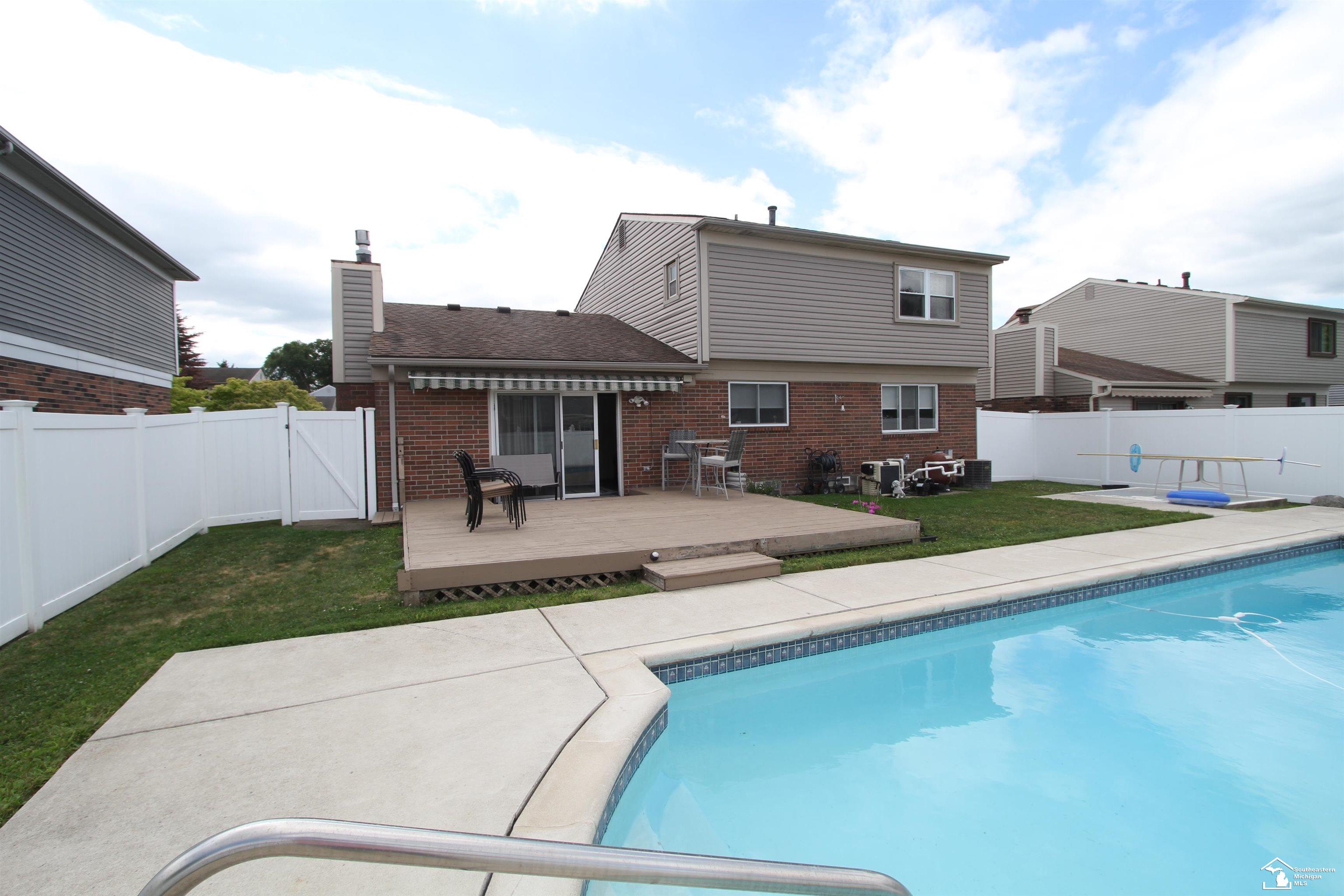 24780 Timber Ridge Trail Flat Rock, MI 48134 - Photo 29 of 32 50085838-28.JPG