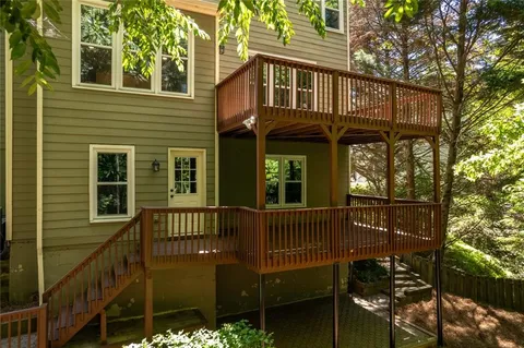 $645,000 | 320 Hillside Manor Drive Northeast, Sugar Hill, GA 30518