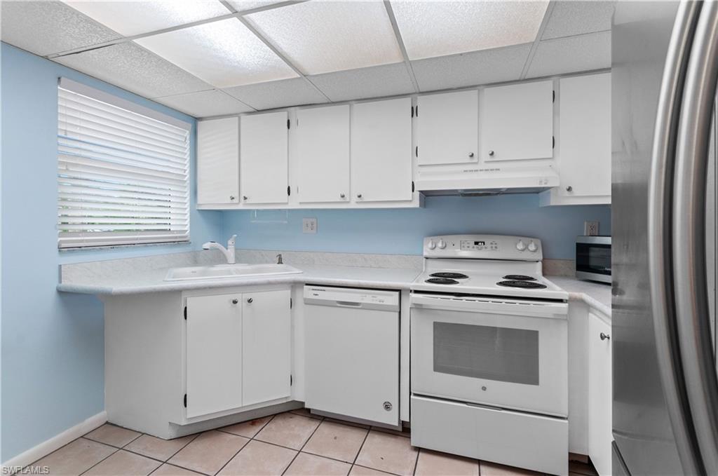 13 High Point Circle North, Unit 209 Naples, FL 34103 - Photo 12 of 33
