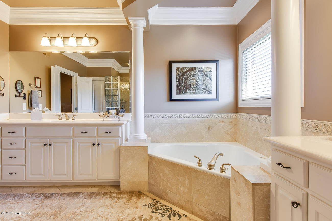 2901 Doe Ridge Court Prospect, KY 40059 - Photo 21 of 50 Owner's Bath