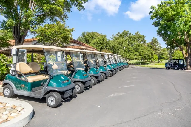 a view of a tennis court