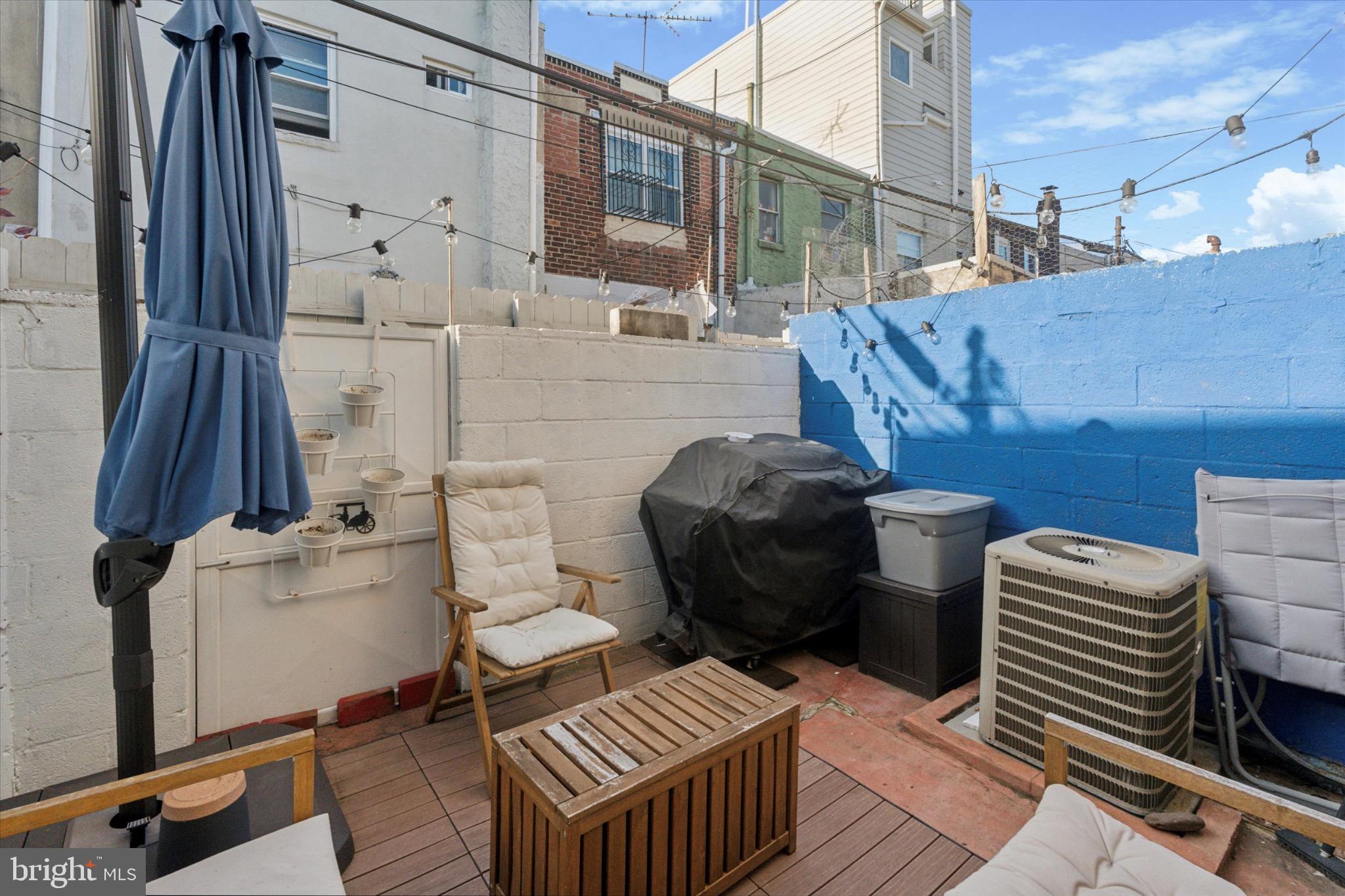 804 Sears Street Philadelphia, PA 19147 - Photo 23 of 25 a view of a balcony with couch