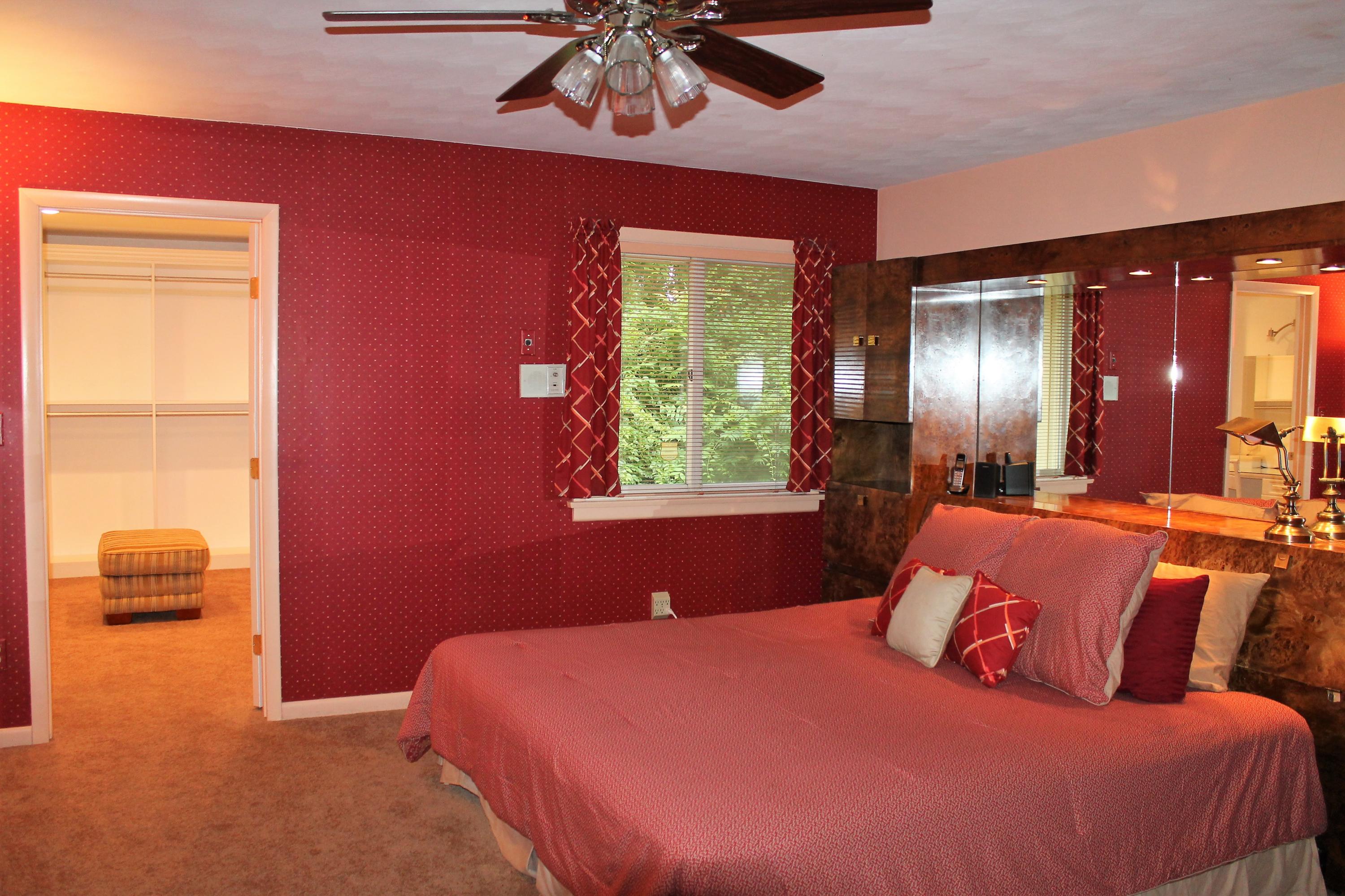 1543 Eton Road Southwest Roanoke, VA 24018 - Photo 11 of 28 Master Bedroom