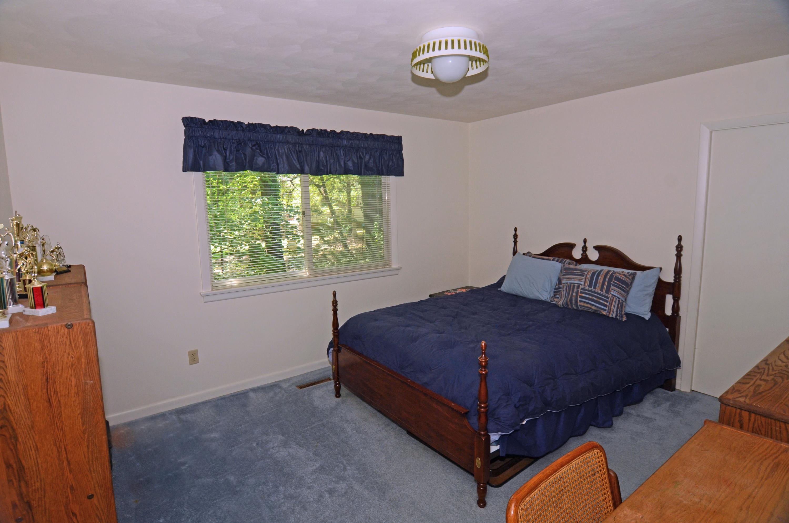 1543 Eton Road Southwest Roanoke, VA 24018 - Photo 14 of 28 Bedroom 2