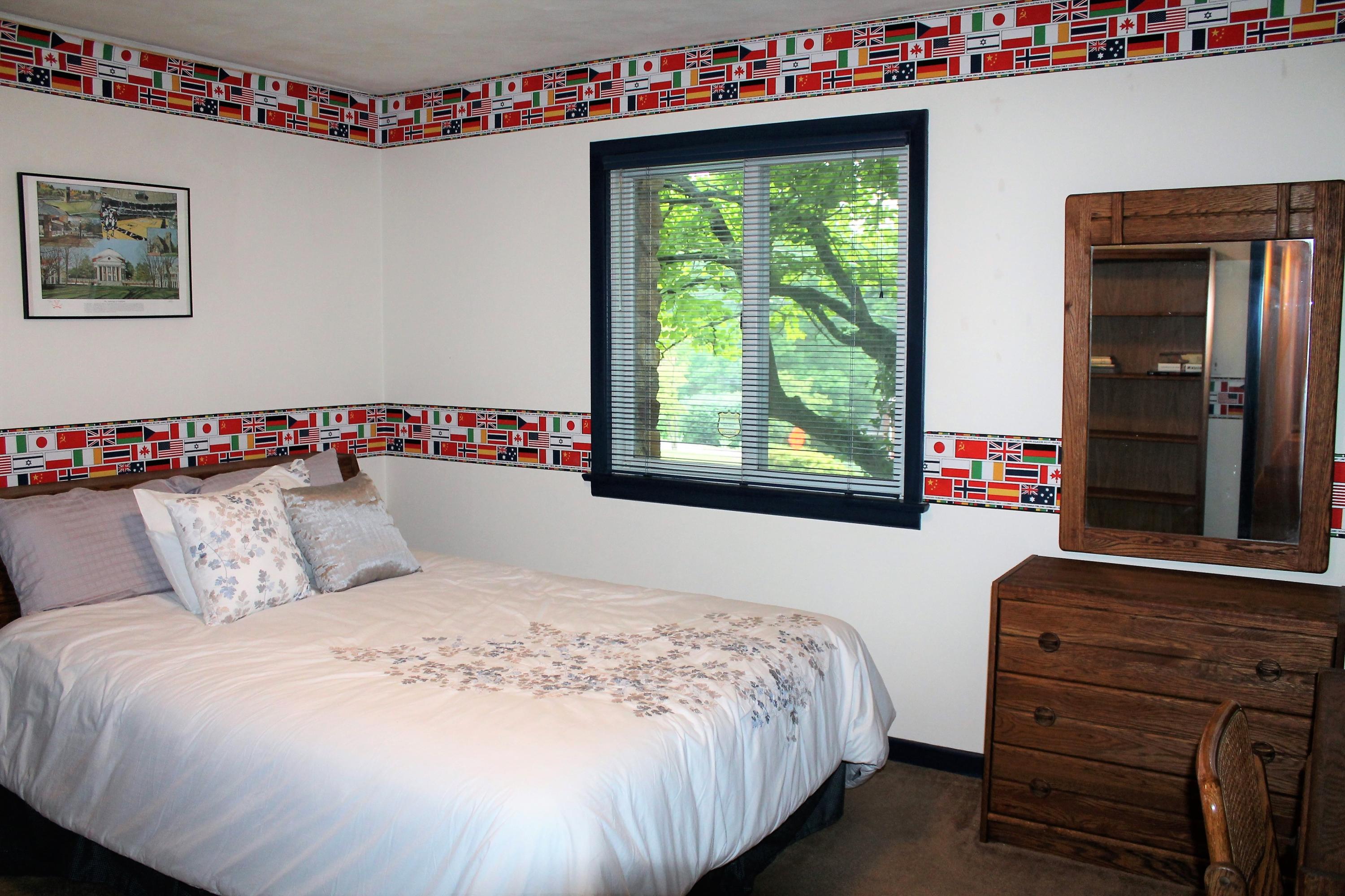 1543 Eton Road Southwest Roanoke, VA 24018 - Photo 16 of 28 Bedroom 4