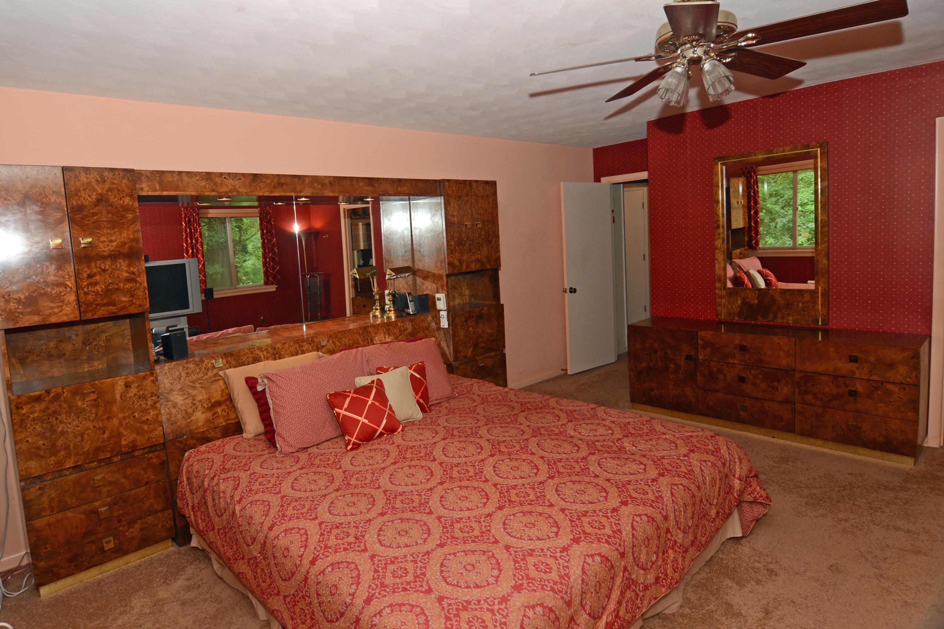 1543 Eton Road Southwest Roanoke, VA 24018 - Photo 10 of 28 Master BR View 1