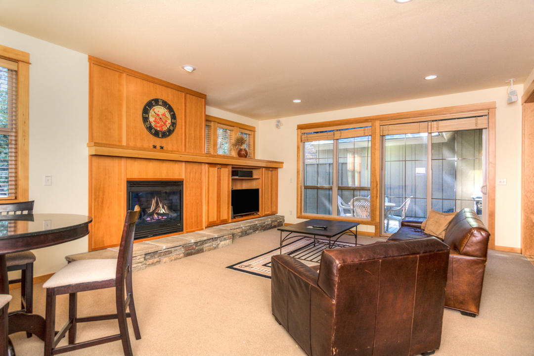 57142 Evergreen Loop, Unit 30 Sunriver, OR 97707 - Photo 18 of 37 Evergreen Loop 57142 Unit 30 (18 of 37)