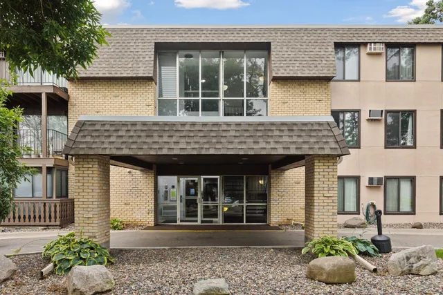 $119,500 | 3399 Kent Street, Unit 211, Shoreview, MN 55126