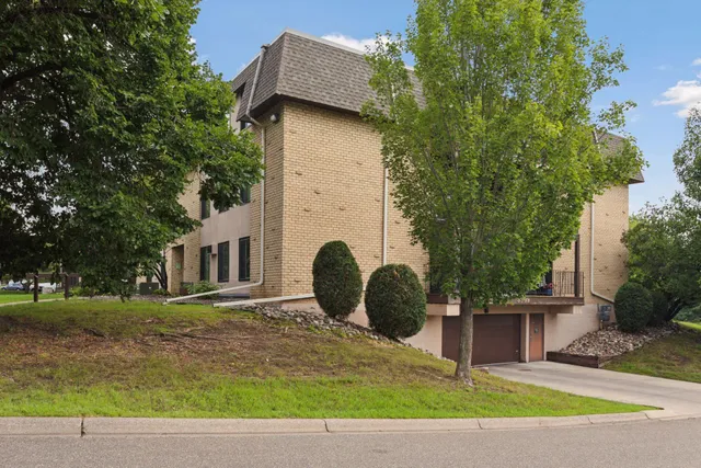 $119,500 | 3399 Kent Street, Unit 211, Shoreview, MN 55126