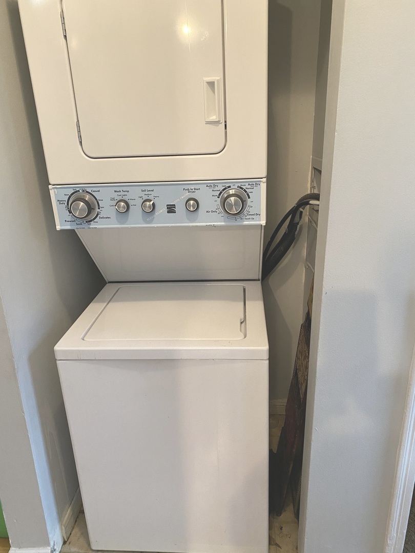 2038 North Rand Road, Unit 212 Palatine, IL 60074 - Photo 11 of 27 a utility room with dryer and washer