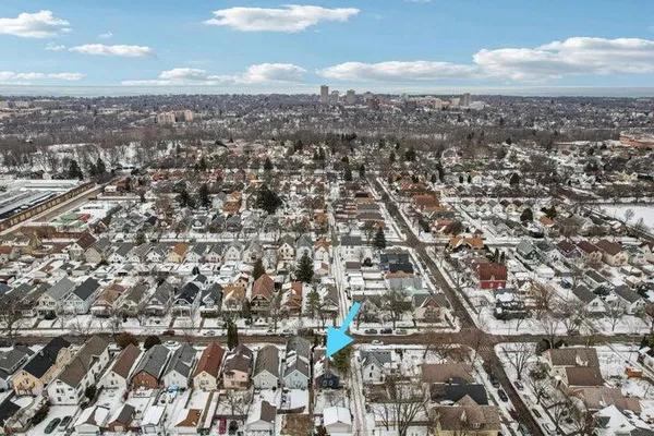 $399,900 | 3421 North Fratney Street, Milwaukee, WI 53212
