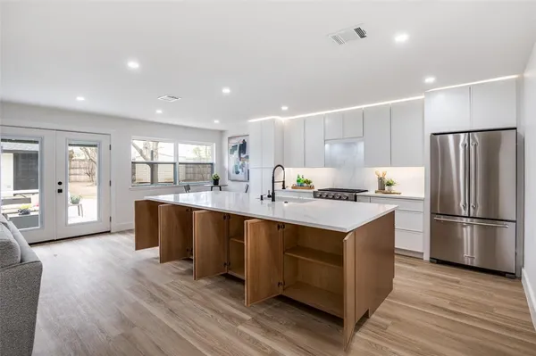 $845,000 | 3883 Antigua Circle, Dallas, TX 75244