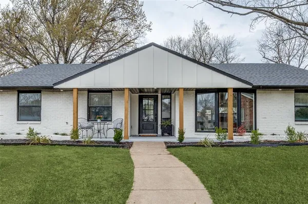 $845,000 | 3883 Antigua Circle, Dallas, TX 75244