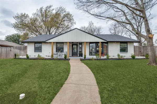 $845,000 | 3883 Antigua Circle, Dallas, TX 75244