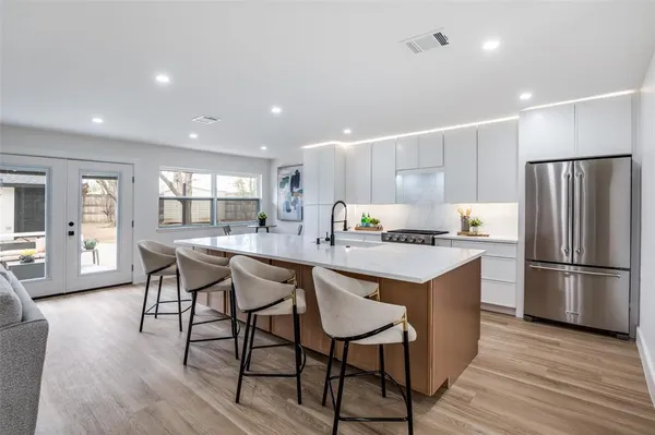 $845,000 | 3883 Antigua Circle, Dallas, TX 75244