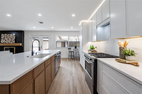 $845,000 | 3883 Antigua Circle, Dallas, TX 75244