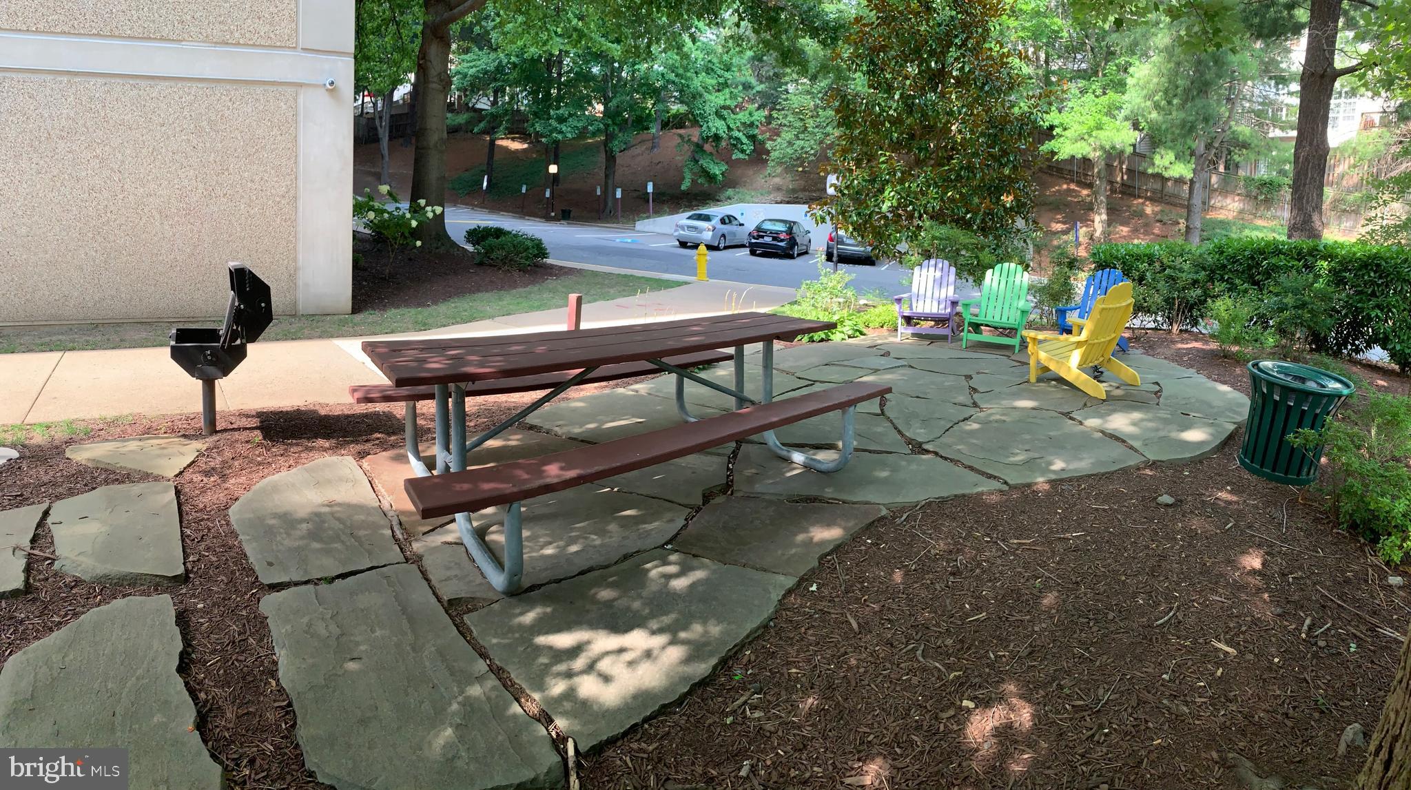 5911 Edsall Road, Unit 406 Alexandria, VA 22304 - Photo 42 of 44 PICNIC AREA