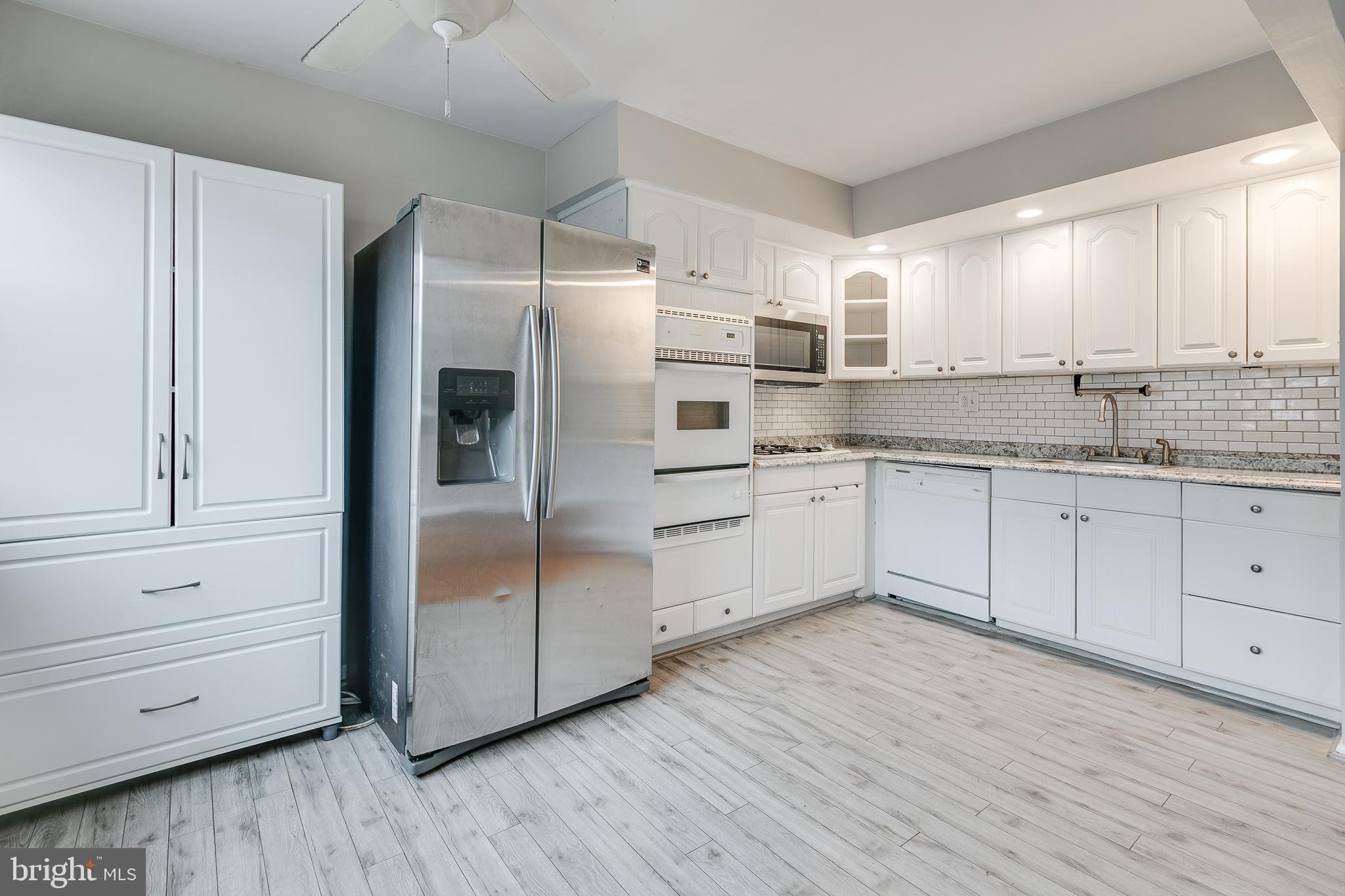10910 East Keswick Road Philadelphia, PA 19154 - Photo 10 of 35 Kitchen