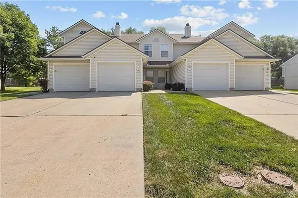 $199,500 | 1323 Southeast Lexington Avenue, Lee's Summit, MO 64081