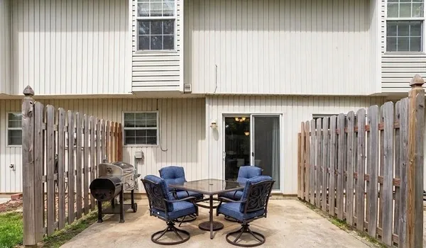 $199,500 | 1323 Southeast Lexington Avenue, Lee's Summit, MO 64081