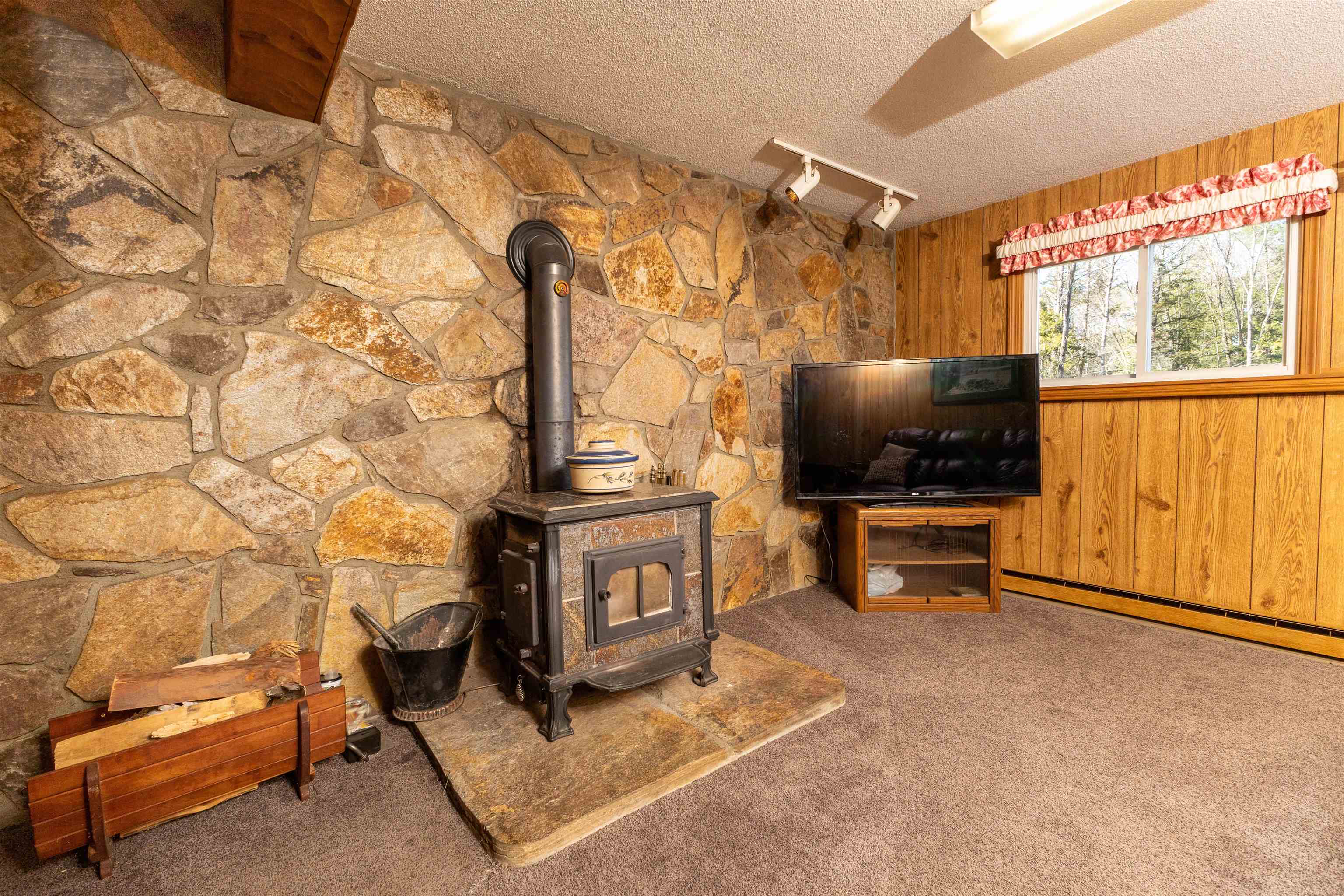 264 Ceda Road Charlestown, NH 03603 - Photo 35 of 46
