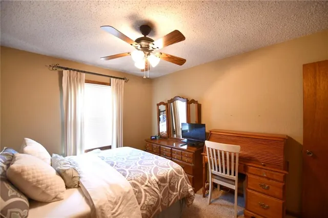 $325,000 | 822 South 57 Terrace, Kansas City, KS 66106