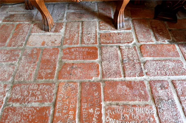 $325,000 | 822 South 57 Terrace, Kansas City, KS 66106