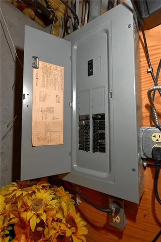 $325,000 | 822 South 57 Terrace, Kansas City, KS 66106