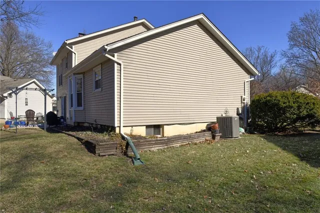 $325,000 | 822 South 57 Terrace, Kansas City, KS 66106