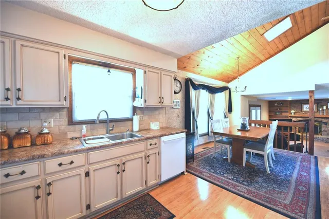 $325,000 | 822 South 57 Terrace, Kansas City, KS 66106