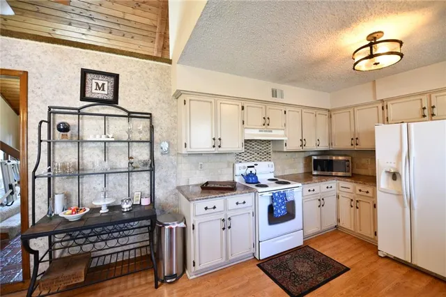 $325,000 | 822 South 57 Terrace, Kansas City, KS 66106