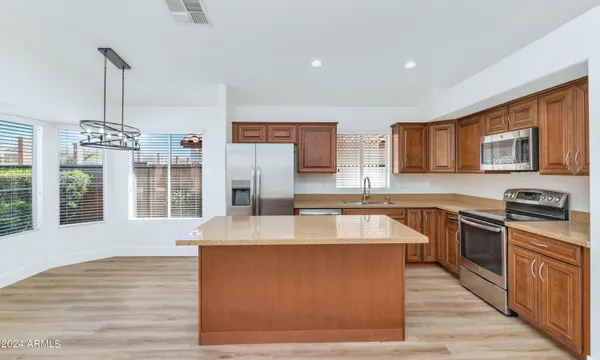 $2,900 | 1706 East Windsong Drive, Phoenix, AZ 85048