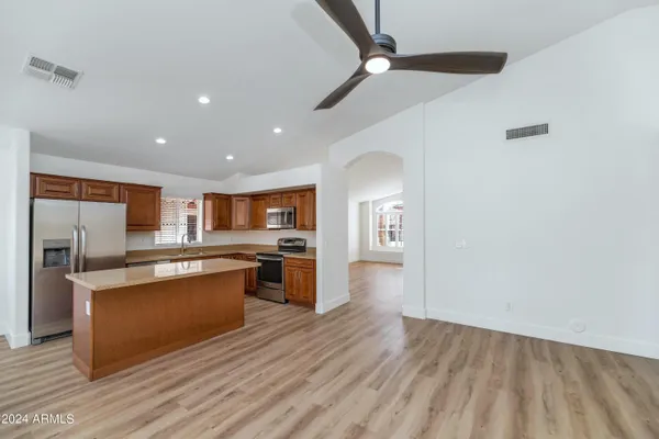 $2,900 | 1706 East Windsong Drive, Phoenix, AZ 85048