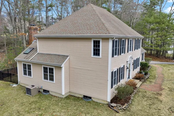 $749,900 | 24 Evergreen Lane, Sturbridge, MA 01518