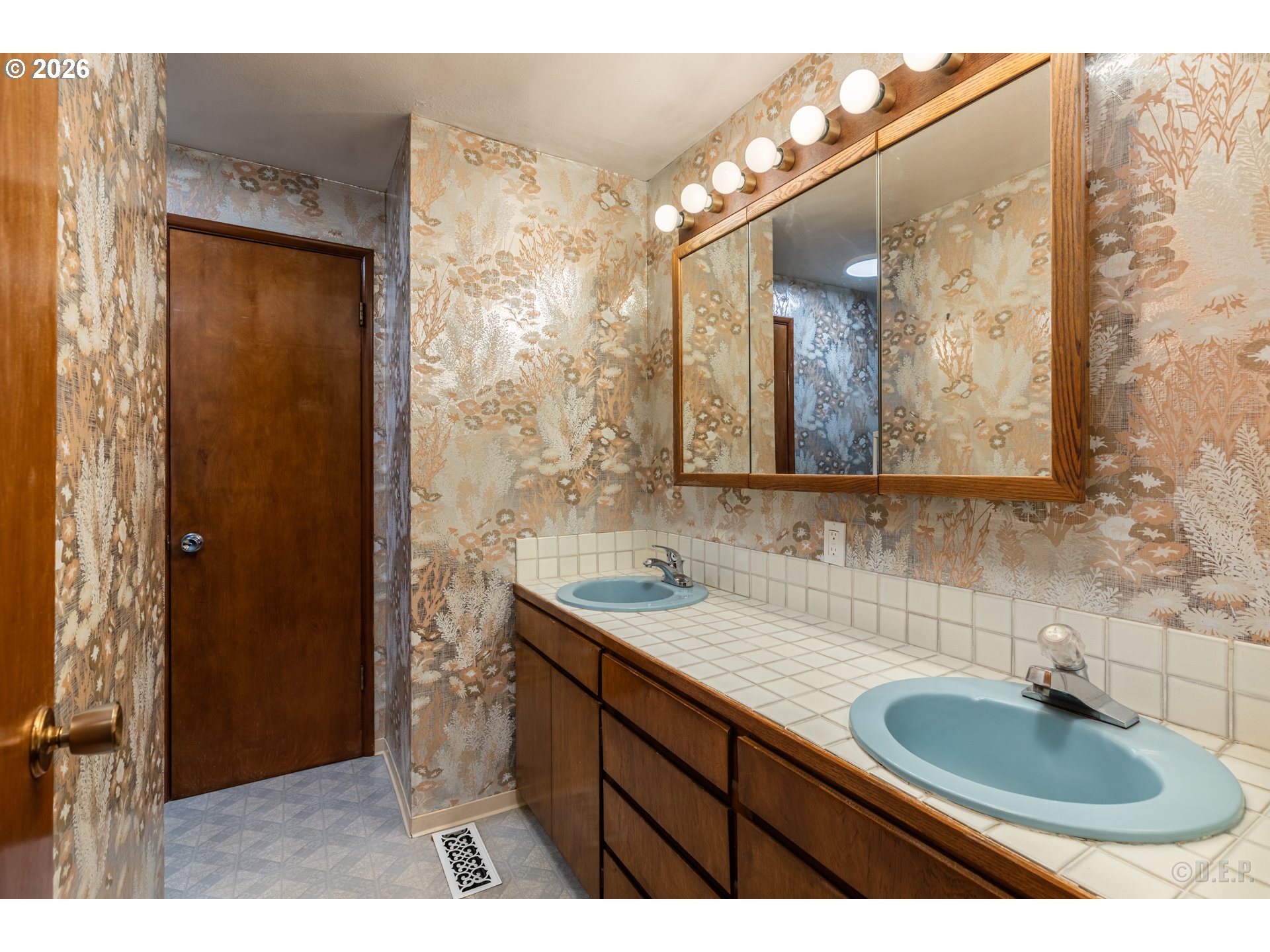 75093 Townsend Road Rainier, OR 97048 - Photo 16 of 36 Bathroom
