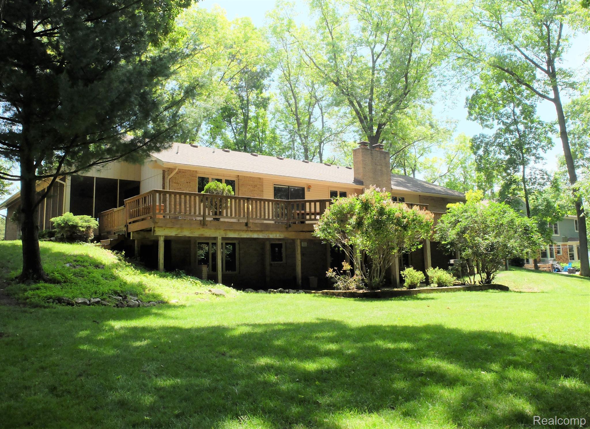 8283 Deerwood Road Clarkston, MI 48348 - Photo 28 of 41 Gallery Image 28
