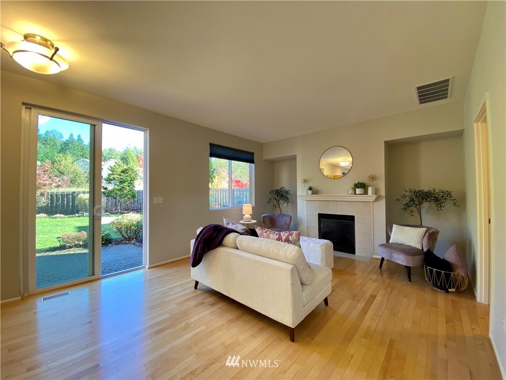 27524 Maple Ridge Way Southeast Maple Valley, WA 98038 - Photo 8 of 29