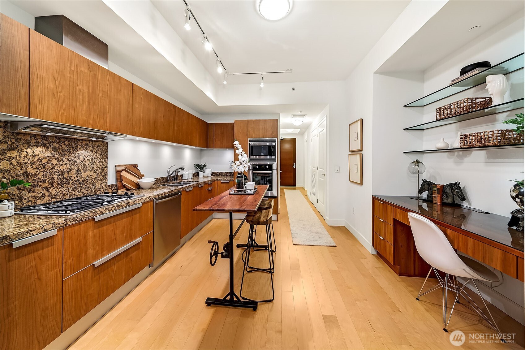 1920 4th Avenue, Unit 1807 Seattle, WA 98101 - Photo 16 of 38