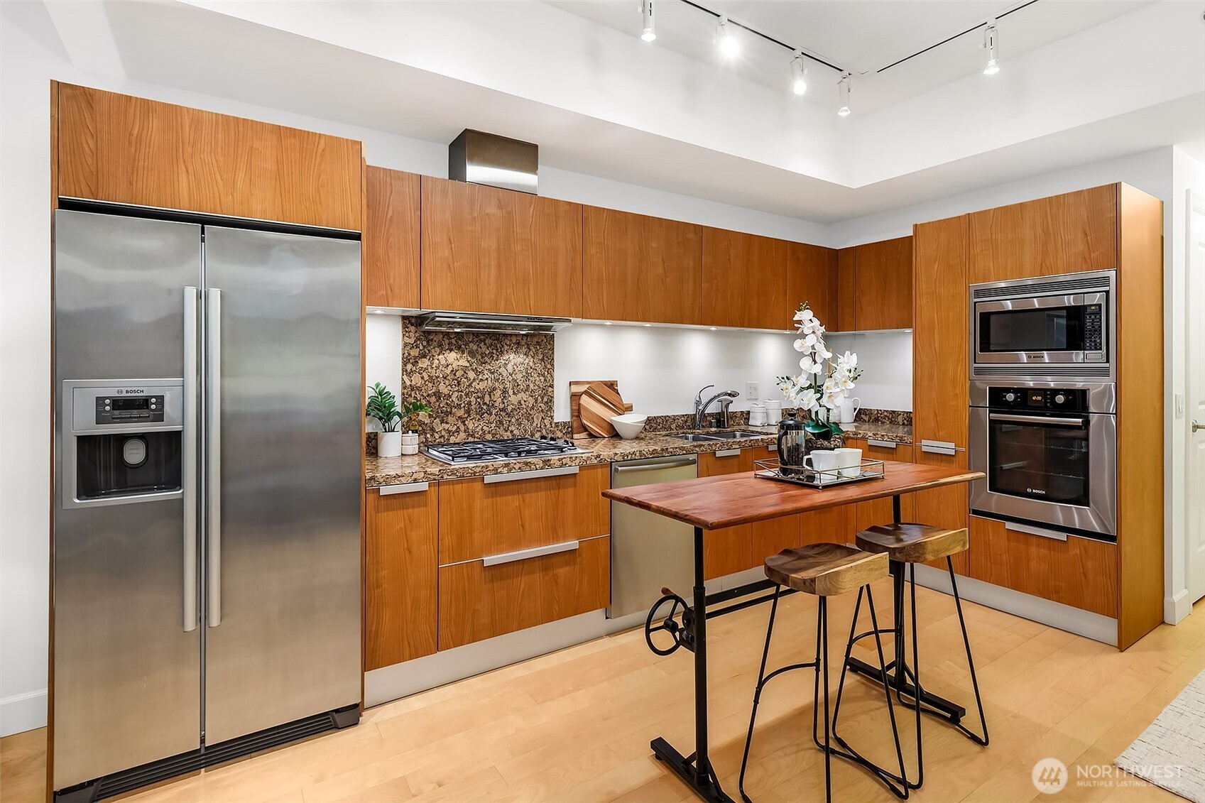 1920 4th Avenue, Unit 1807 Seattle, WA 98101 - Photo 17 of 38