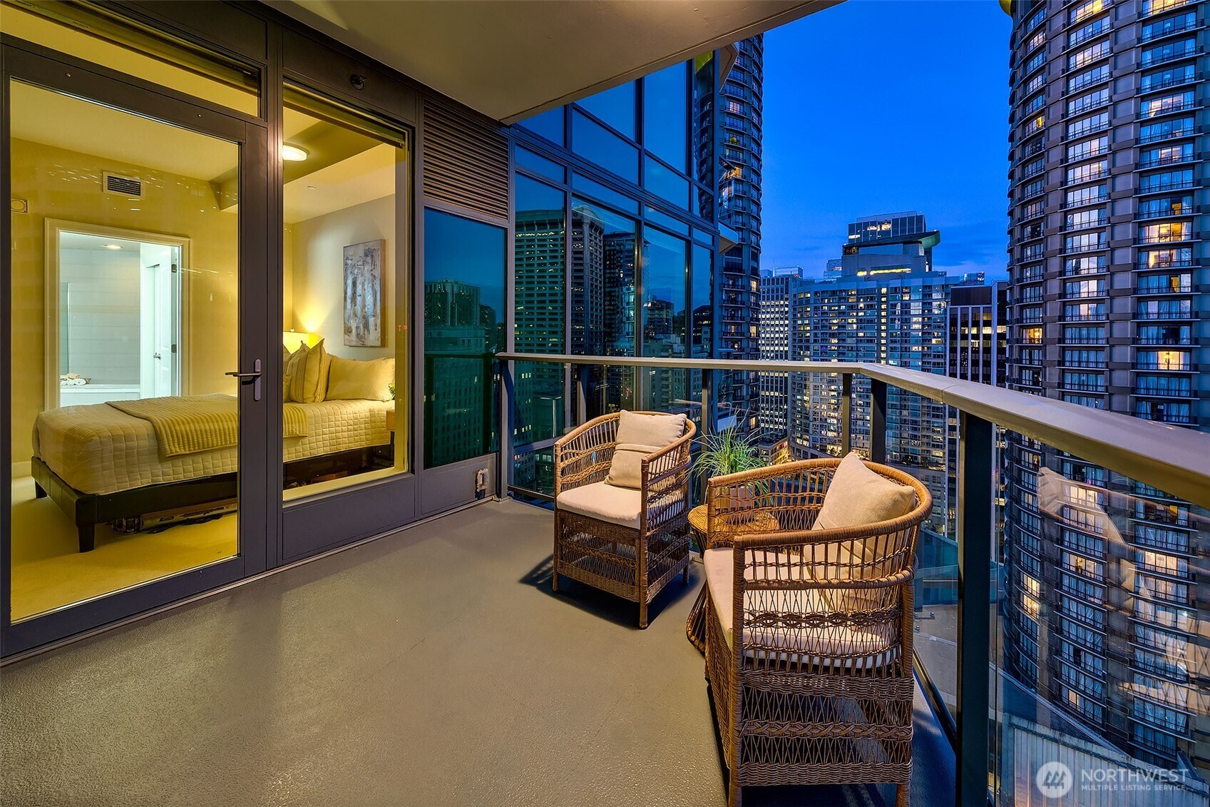 1920 4th Avenue, Unit 1807 Seattle, WA 98101 - Photo 23 of 38