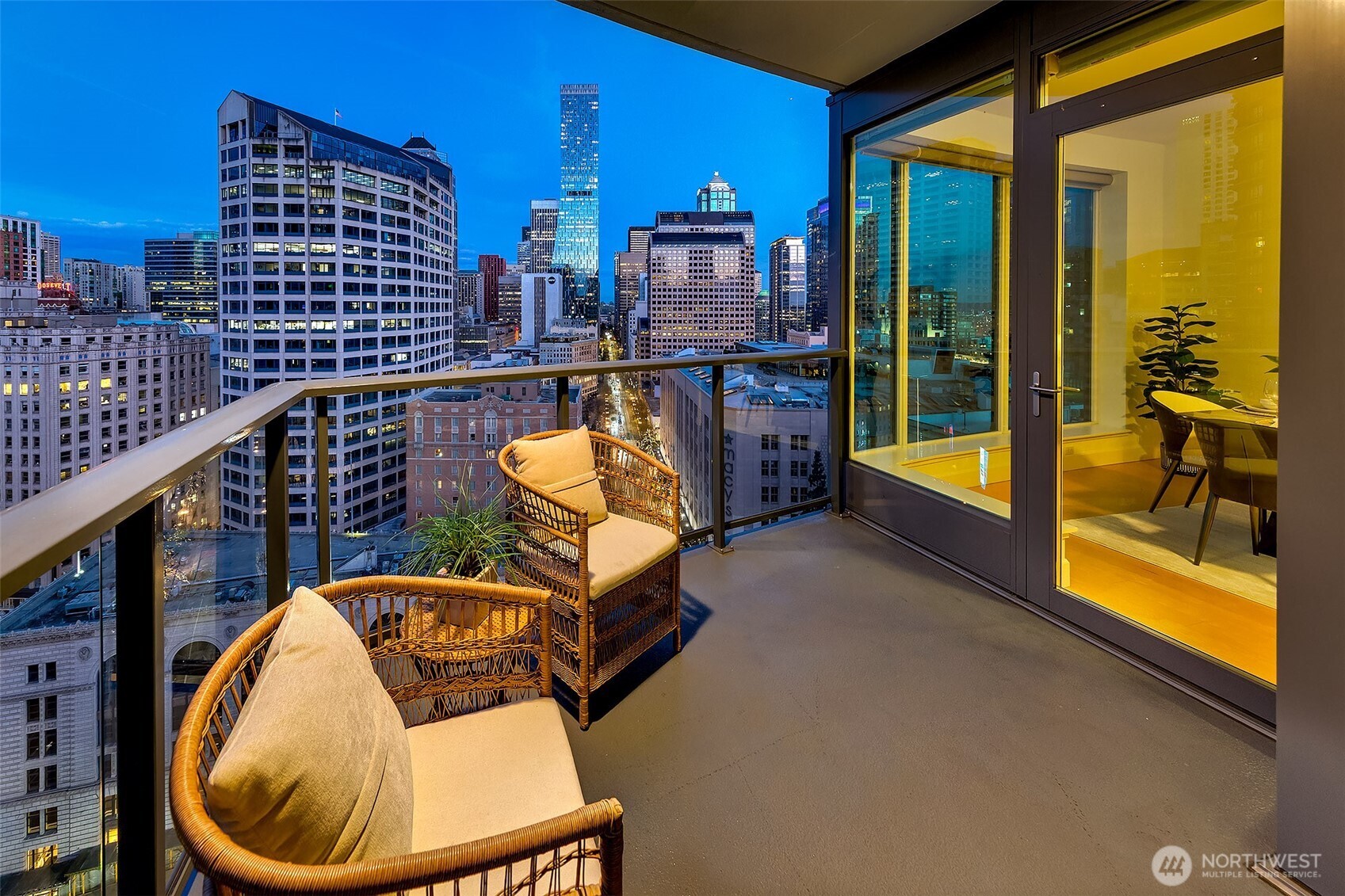 1920 4th Avenue, Unit 1807 Seattle, WA 98101 - Photo 10 of 38