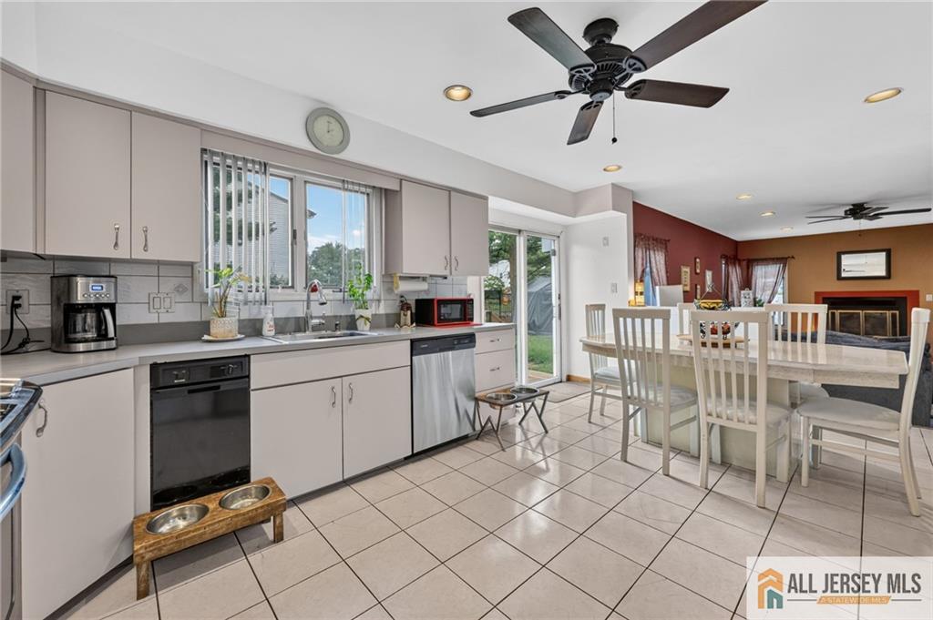 121 West Hill Road Colonia, NJ 07067 - Photo 8 of 37 Gallery Image 8