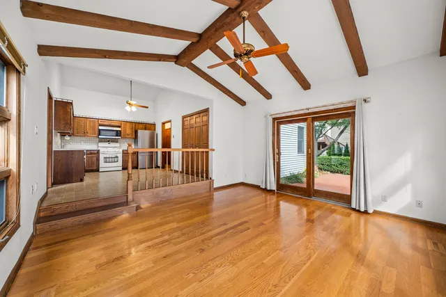 $379,000 | 7 Douglas Drive, Sugar Grove, IL 60554