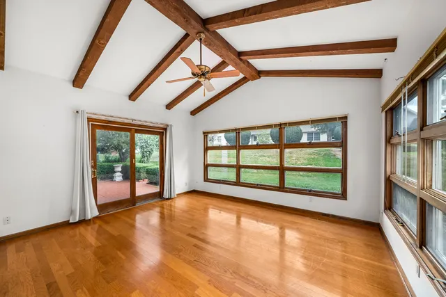 $379,000 | 7 Douglas Drive, Sugar Grove, IL 60554